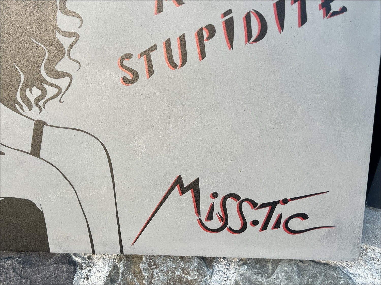 Miss Tic - Betondruck "The Art Night bei Dummheit" 50x70x4cm - 2022