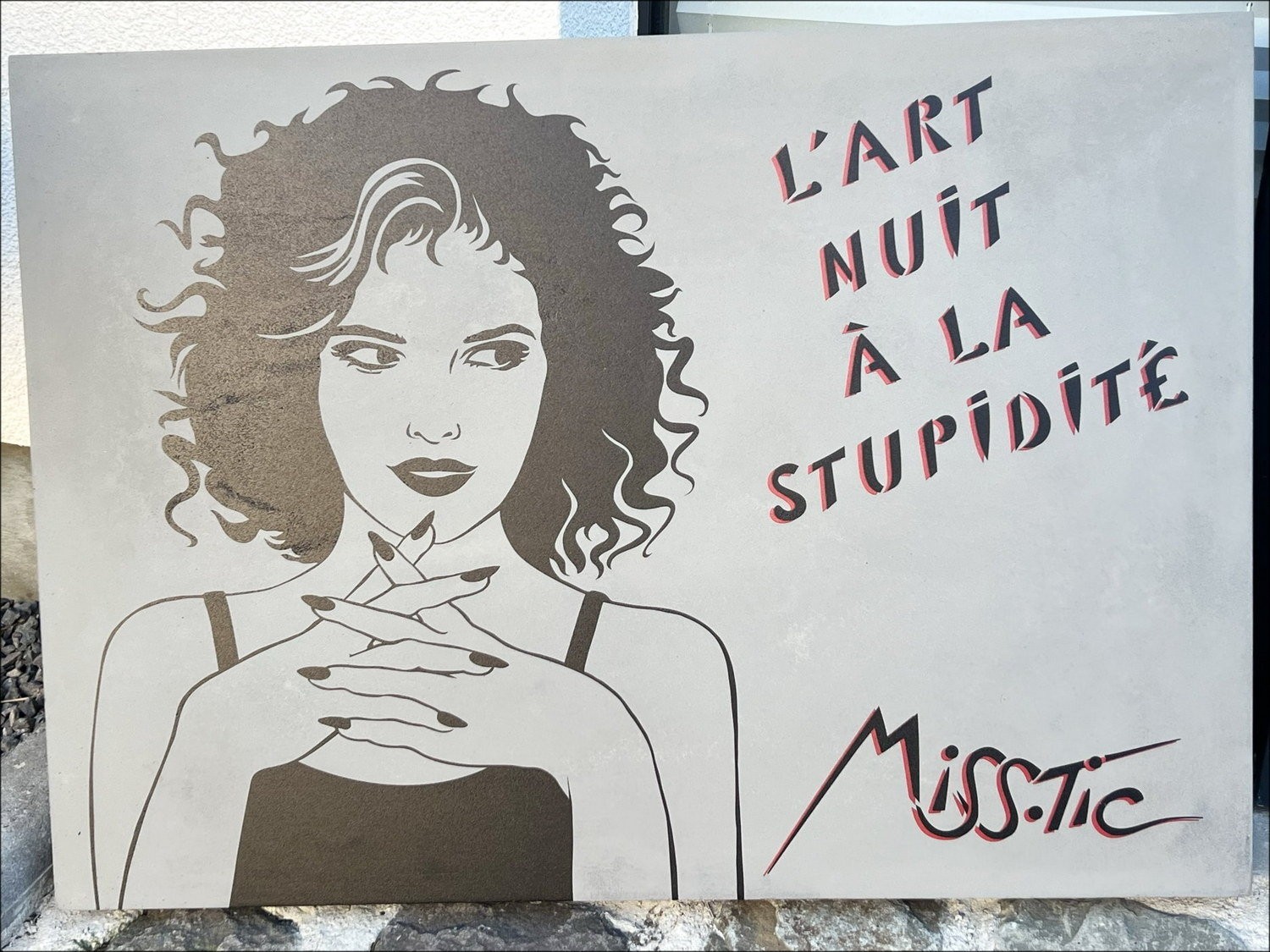 Miss Tic - Betondruck "The Art Night bei Dummheit" 50x70x4cm - 2022