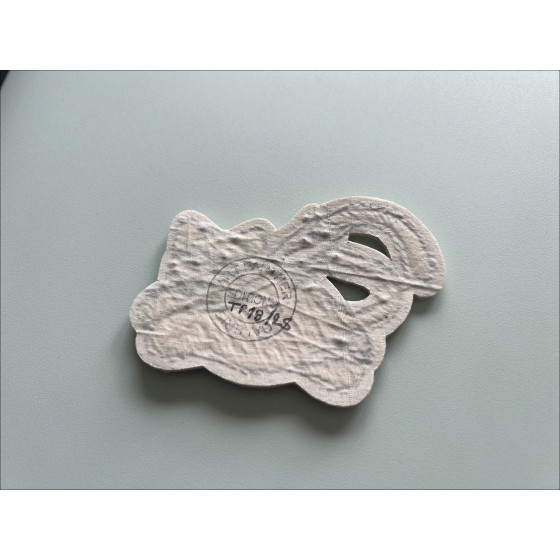 M.CHAT (Thoma Vuille) - Broderie originale réalisée à la main "Chat volant" 7x10cm - 2023