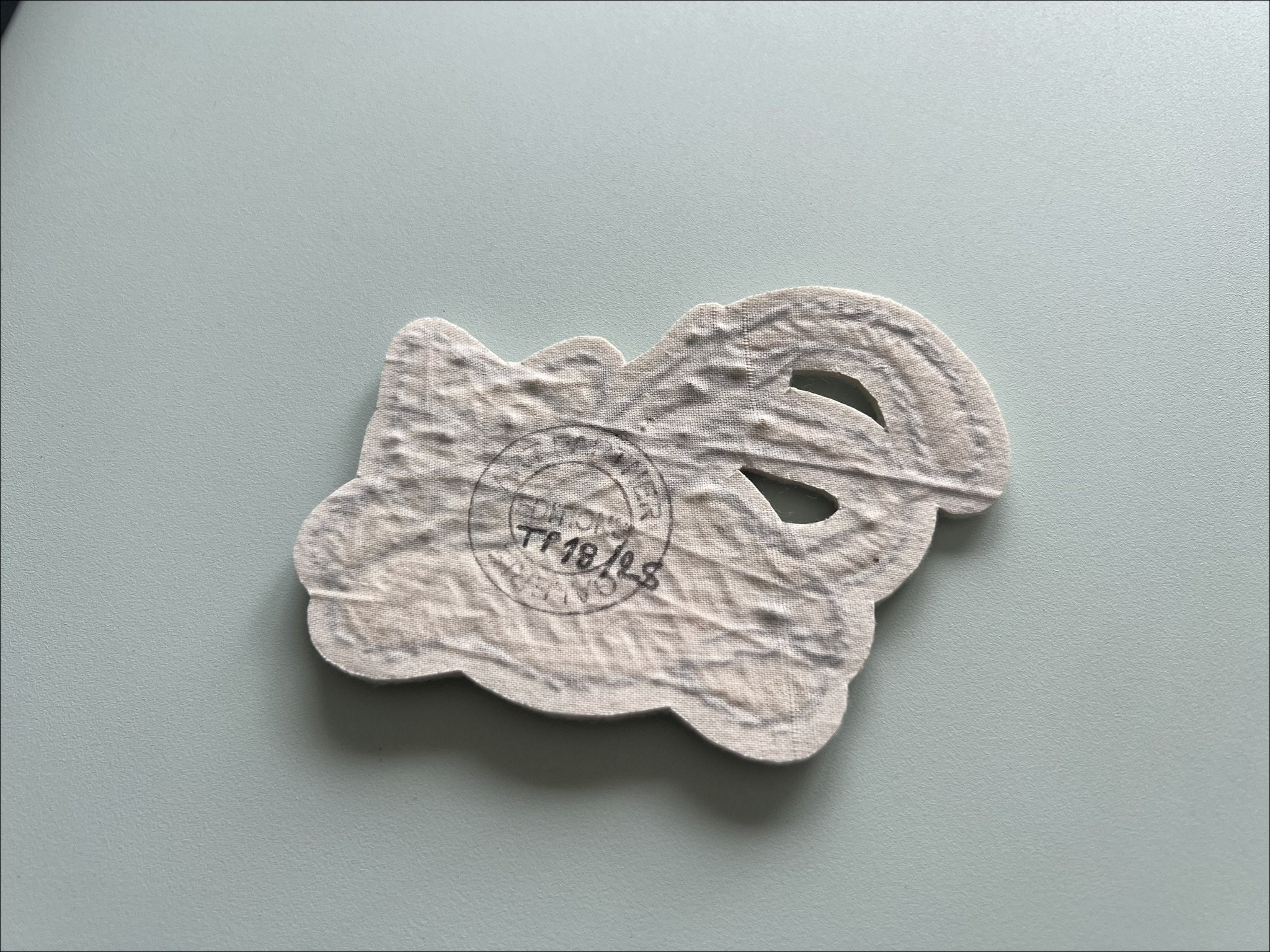 M.CHAT (Thoma Vuille) - Original hand-made embroidery "Flying Chat" 7x10cm - 2023