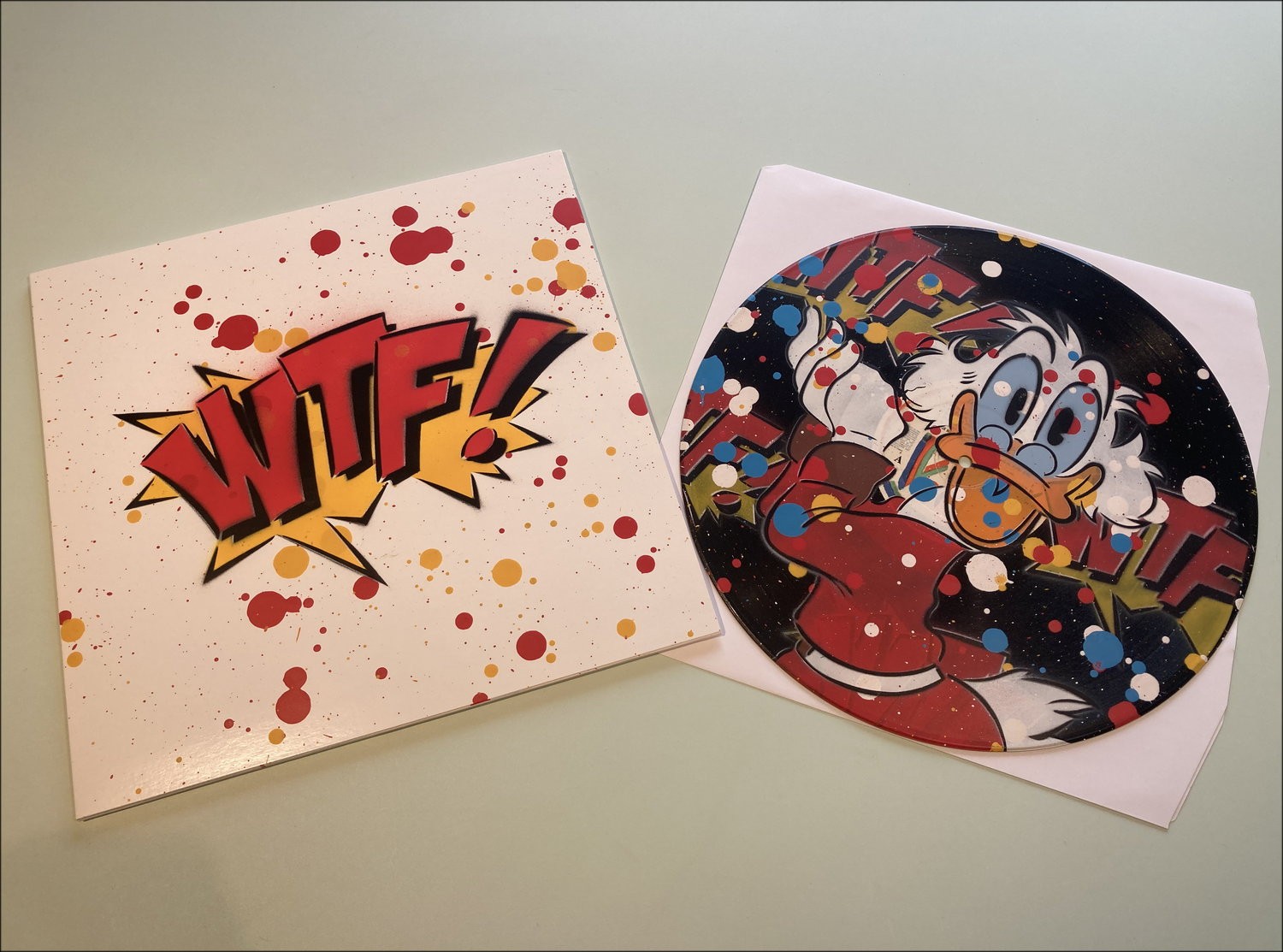 Vinyl-Festplattenfarbe und Picksou-Beutel von Dezache