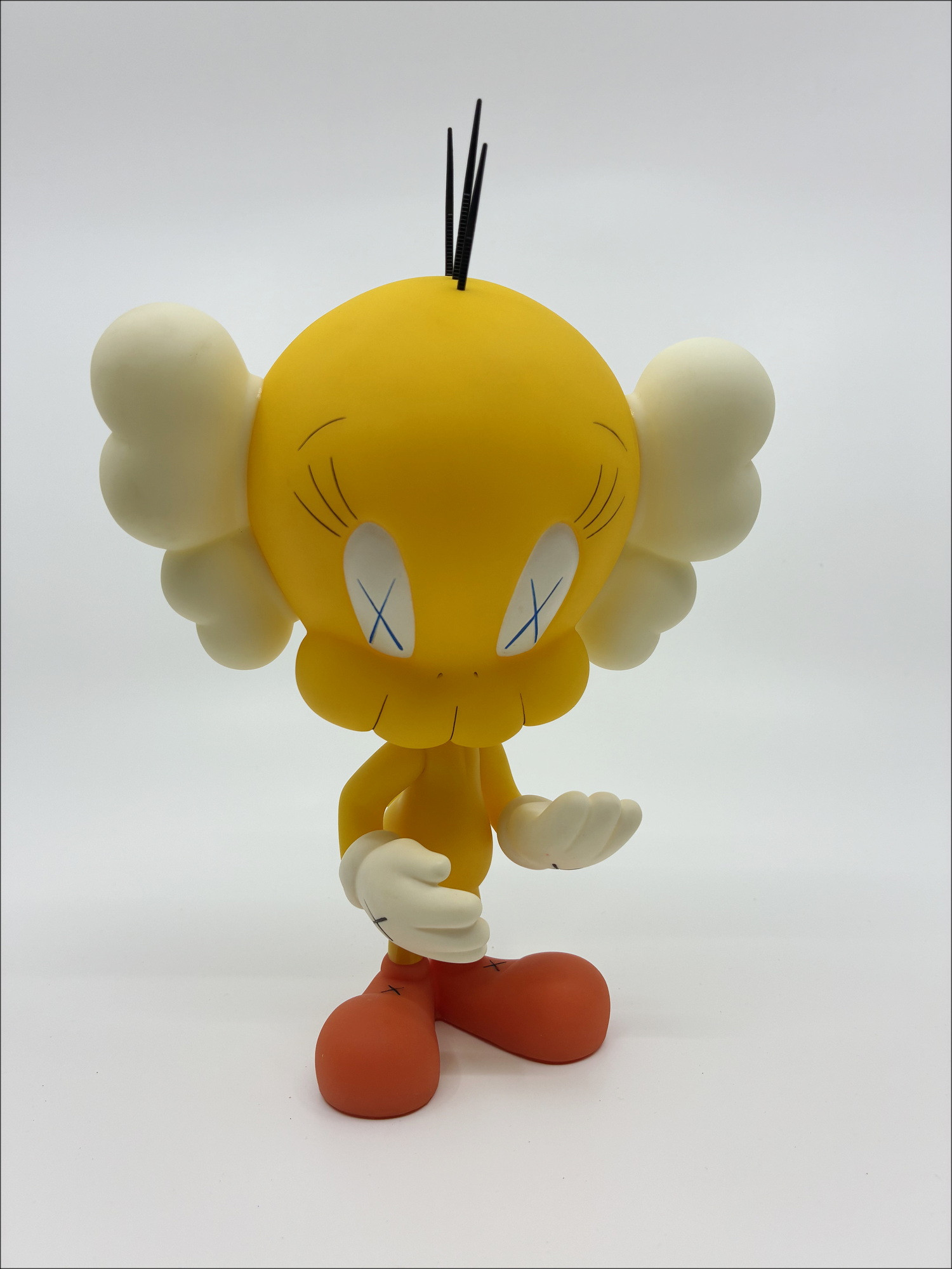KAWS – Tweety 2010, coleccionista de figuras