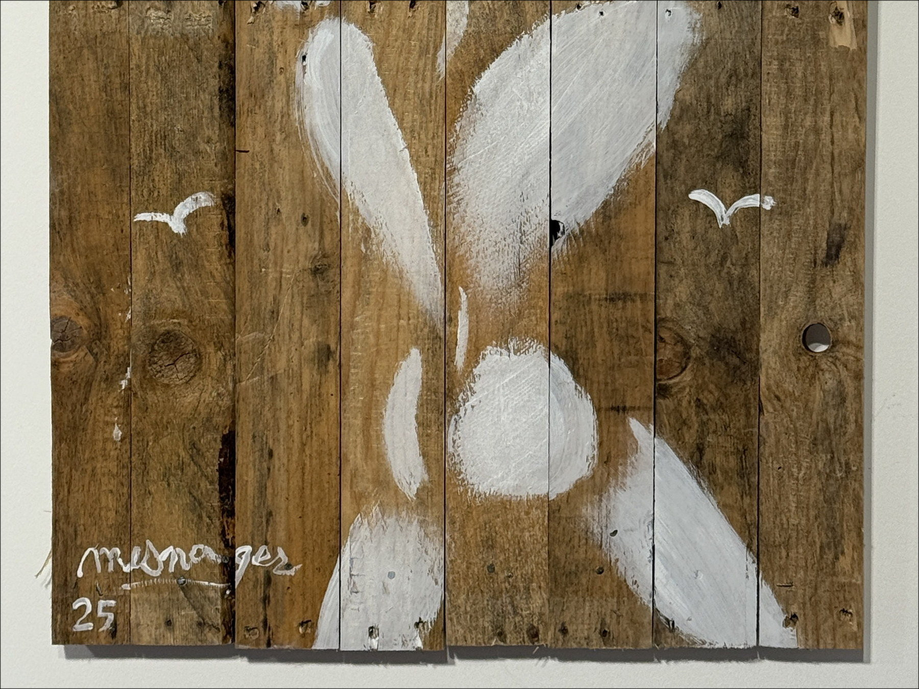 Jérôme Mesnager - Pittura su in legno Palisade, uomo in bianco 2025