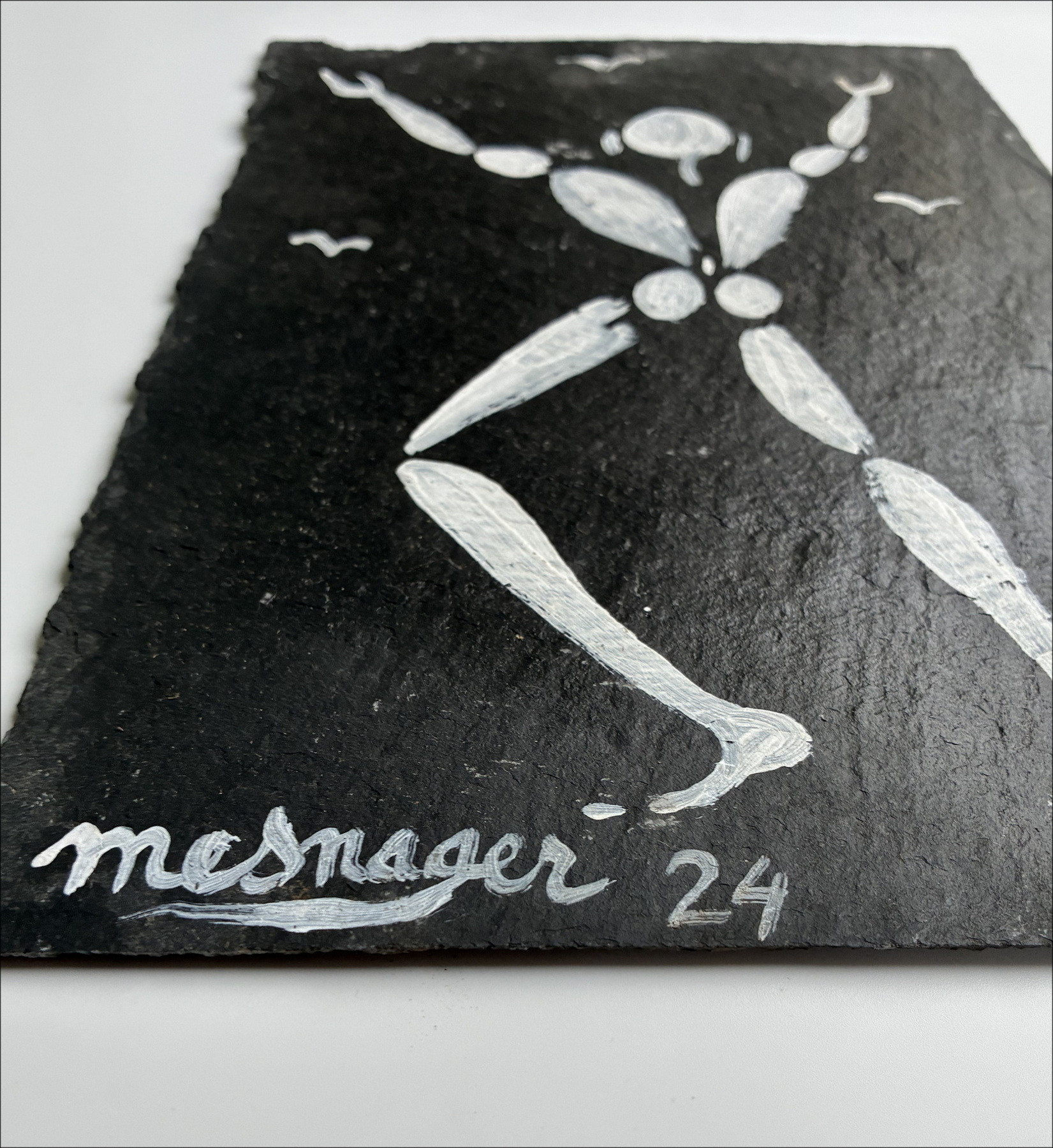 Jérôme Mesnager - Pintura de los hombres en blanco, 2024