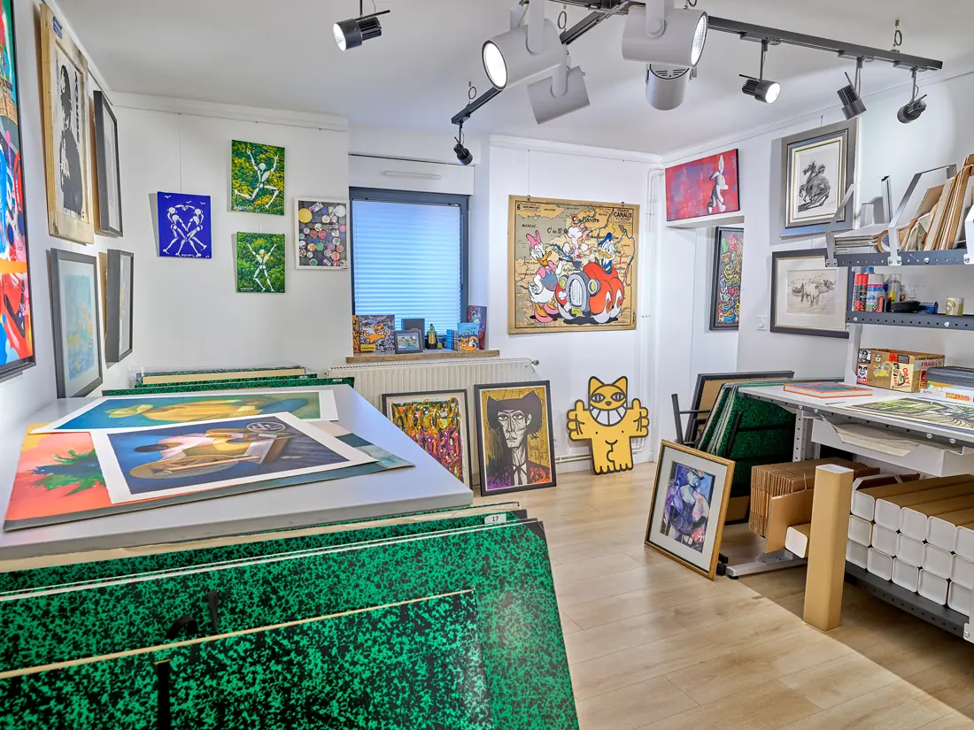 Salle d'exposition de la Galerie 125 près de Metz : lithographies, affiches et street art